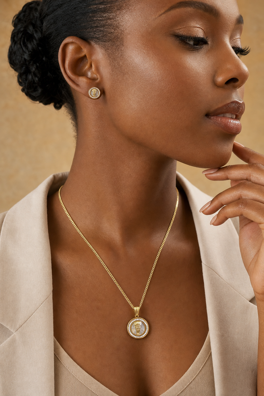 Medallion Pendant Necklace