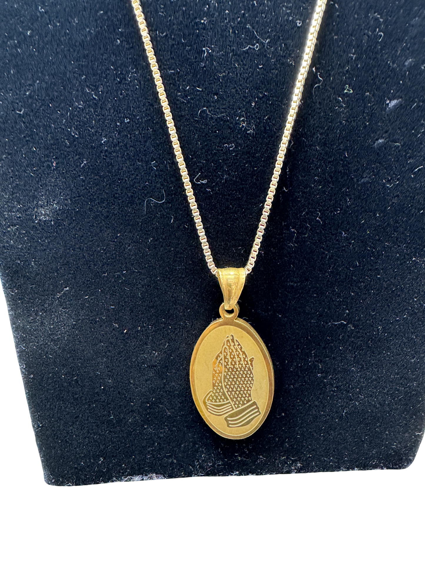 Oval Medallion Pendant Necklace